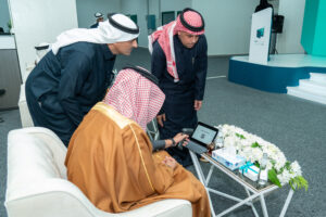 تفاعل السعودية - وزير النقل والخدمات اللوجستية يدشن مشروع تأسيس وتشغيل وصيانة مركز الرقمنة والمعالجة الفنية بالوزارة وفروعها، ويطلق منصة “مستنداتك”
